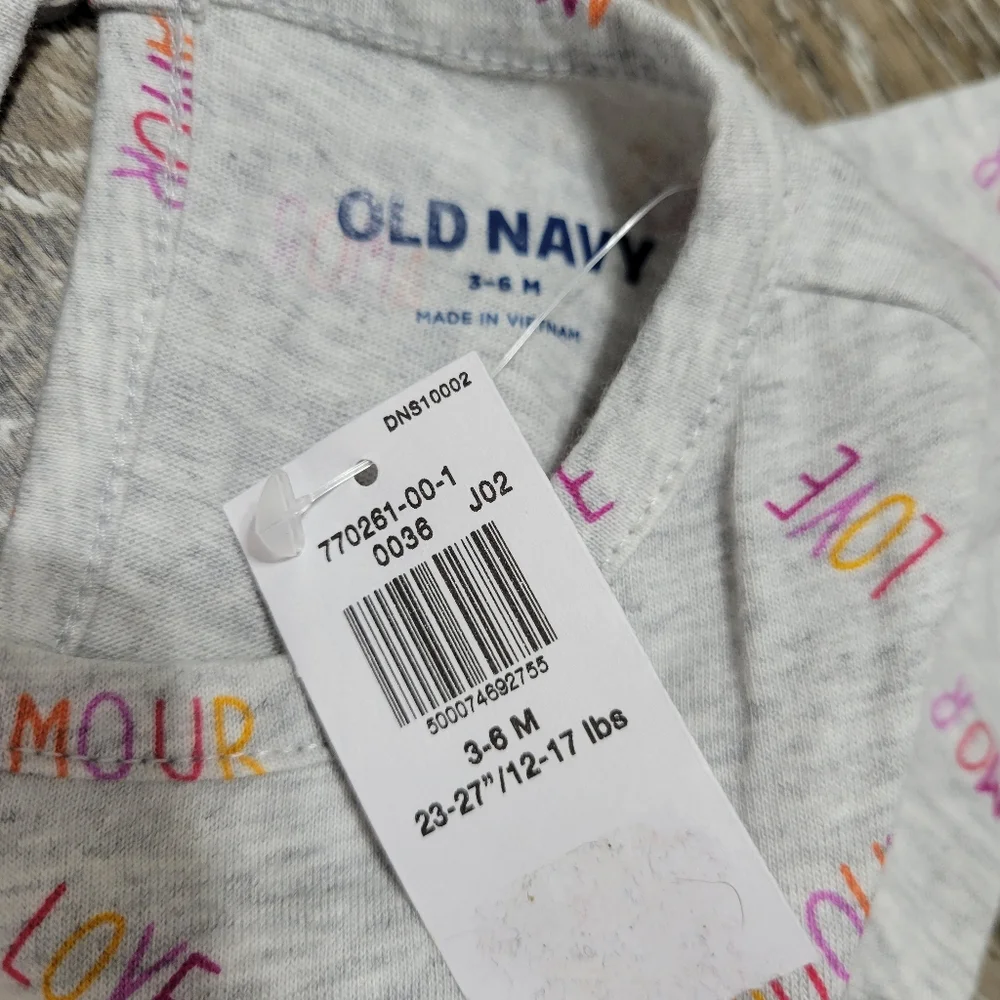 New Old Navy Baby Love Amour Long Sleeve One Piece Outfit Size 3-6M